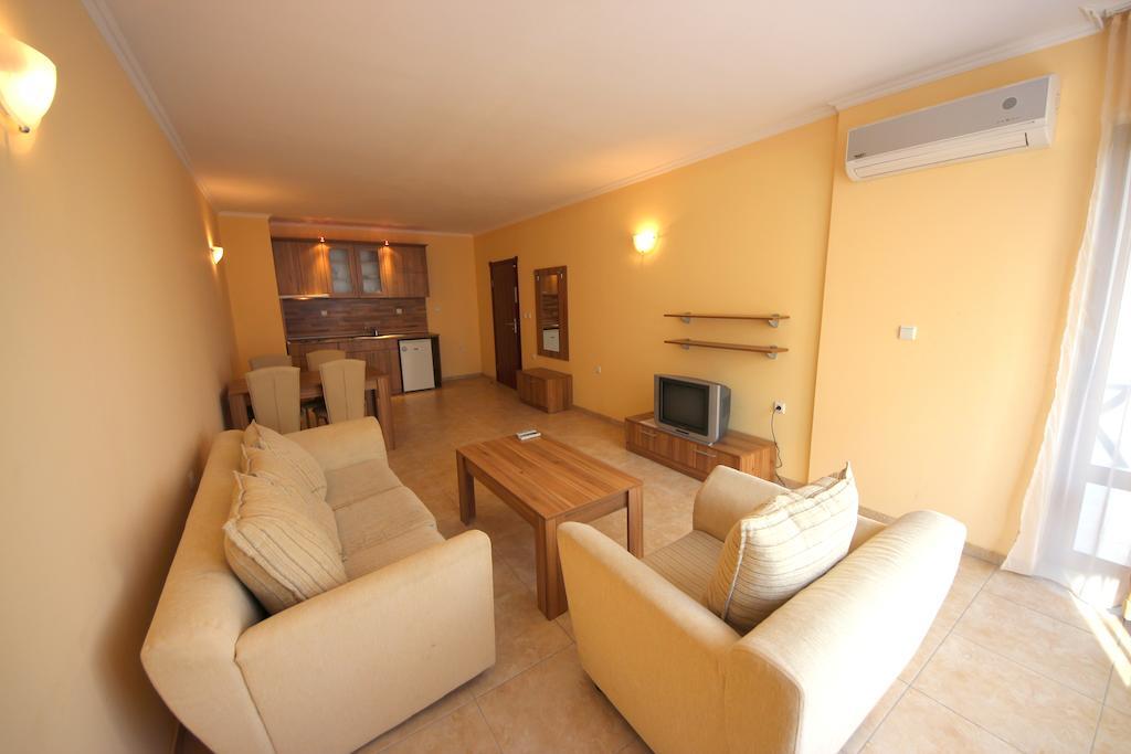 Menada Sea Regal Apartments 阳光海滩 外观 照片