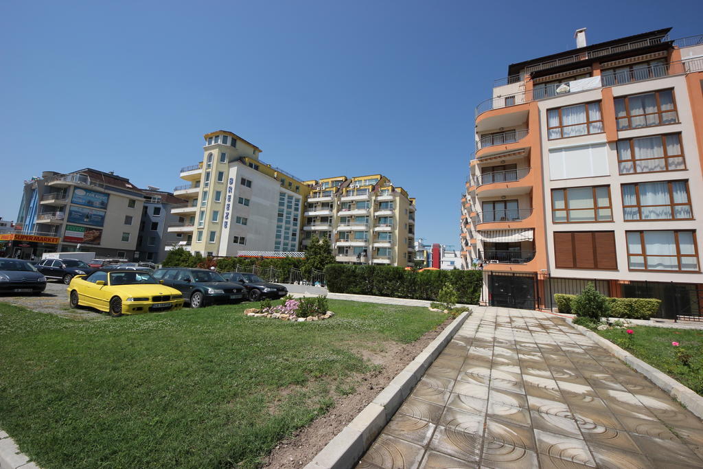 Menada Sea Regal Apartments 阳光海滩 外观 照片