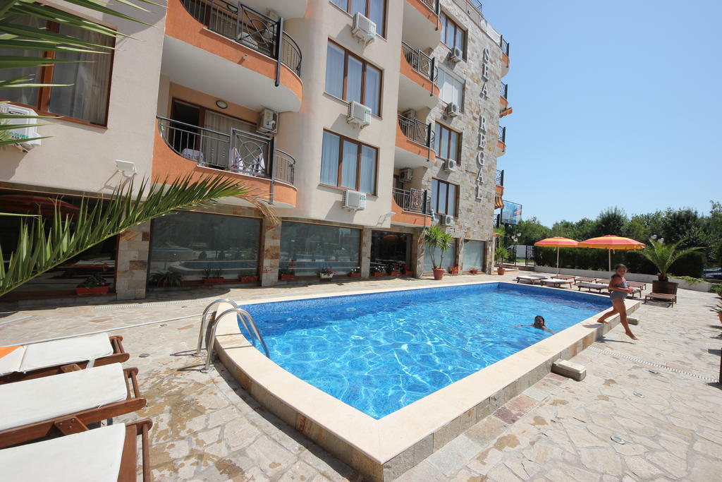 Menada Sea Regal Apartments 阳光海滩 外观 照片