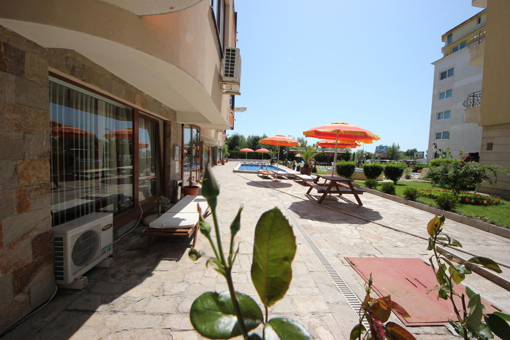 Menada Sea Regal Apartments 阳光海滩 外观 照片
