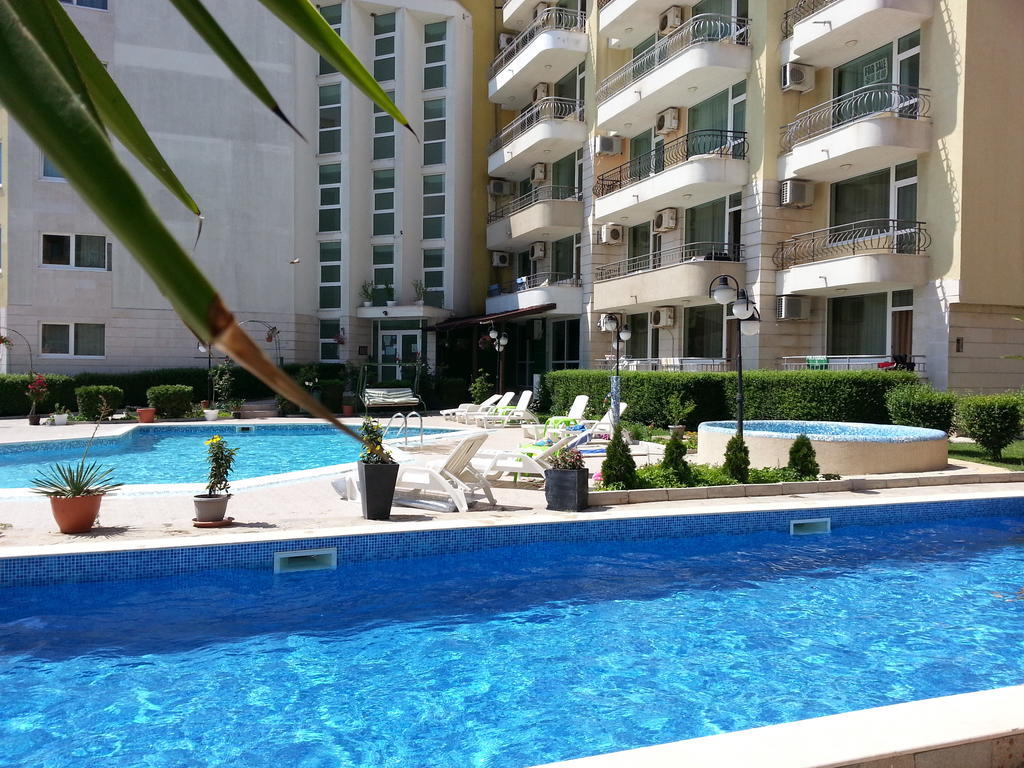 Menada Sea Regal Apartments 阳光海滩 外观 照片