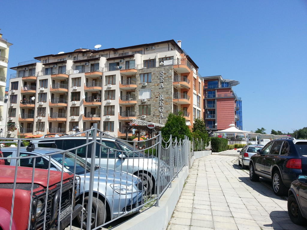 Menada Sea Regal Apartments 阳光海滩 外观 照片