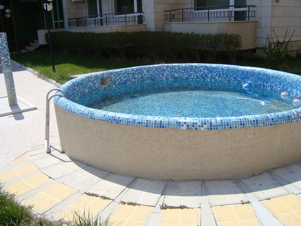 Menada Sea Regal Apartments 阳光海滩 外观 照片