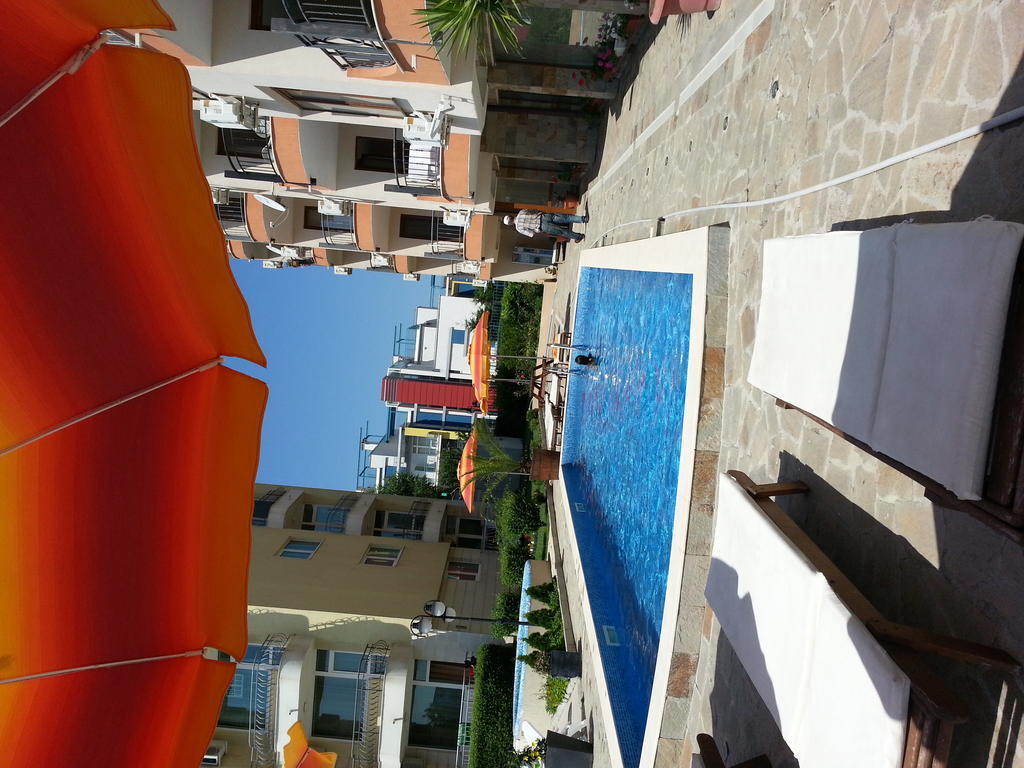 Menada Sea Regal Apartments 阳光海滩 外观 照片