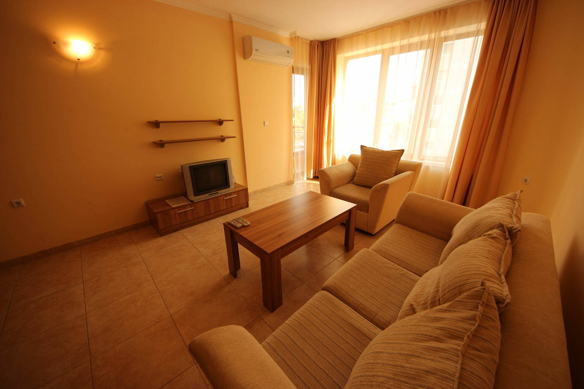 Menada Sea Regal Apartments 阳光海滩 外观 照片