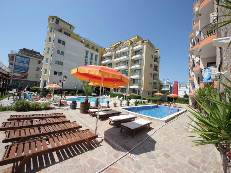 Menada Sea Regal Apartments 阳光海滩 外观 照片